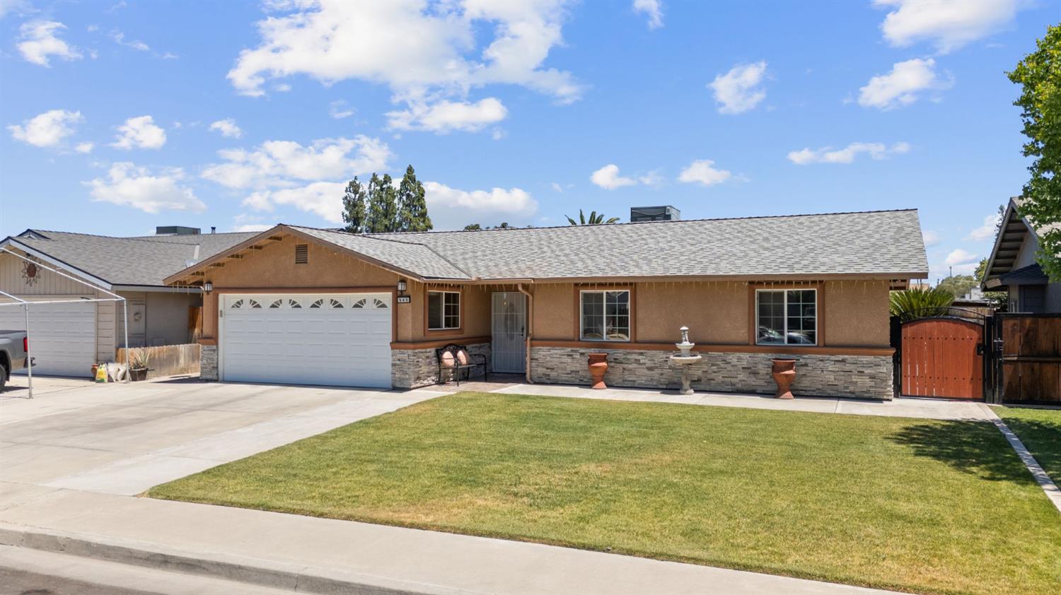 545 Manor Ave, Hanford, CA 93230