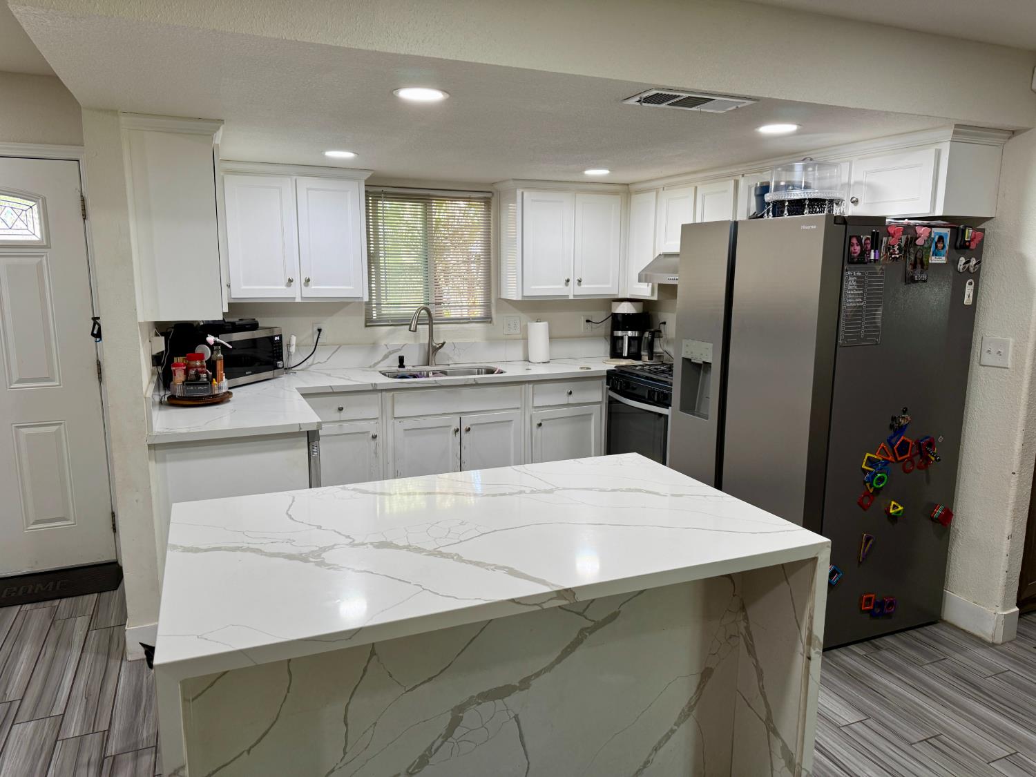 2163 S Weller Ave, Fresno, CA 93706