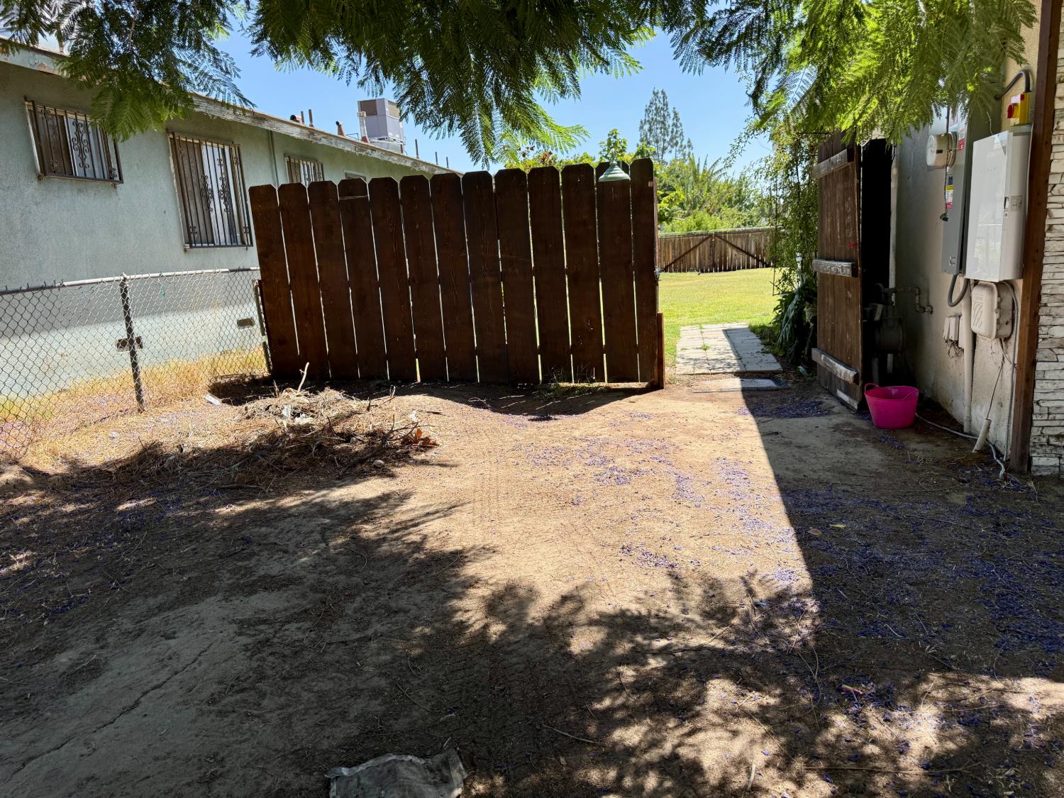 2163 S Weller Ave, Fresno, CA 93706