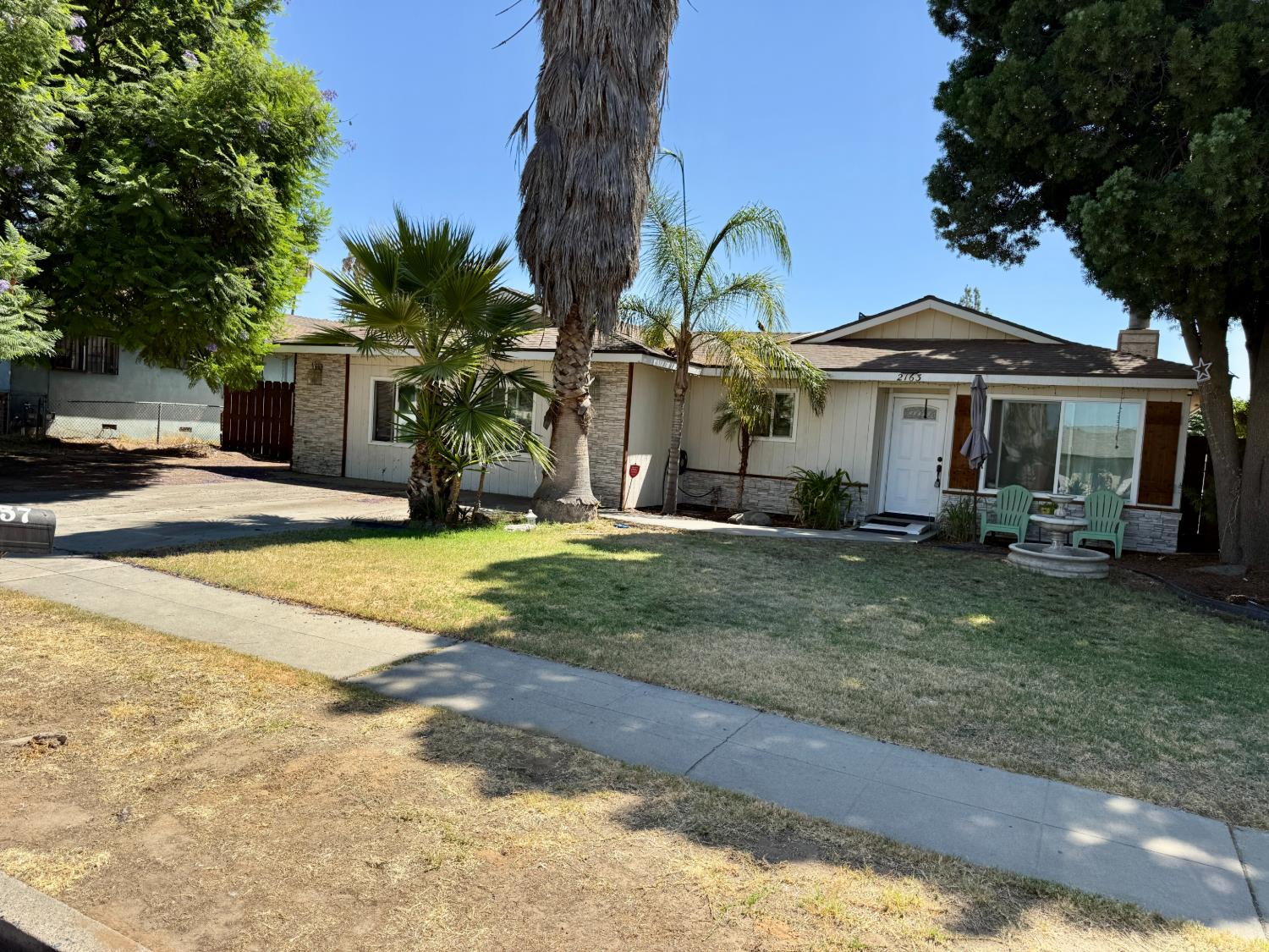 2163 S Weller Ave, Fresno, CA 93706
