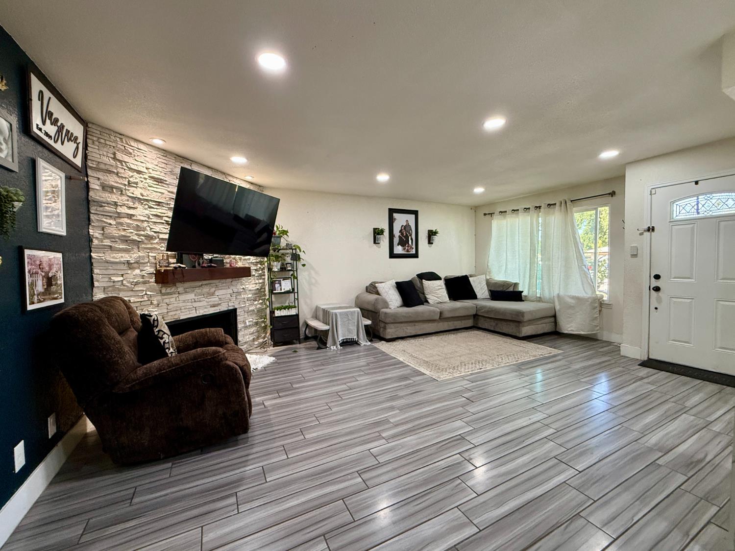 2163 S Weller Ave, Fresno, CA 93706