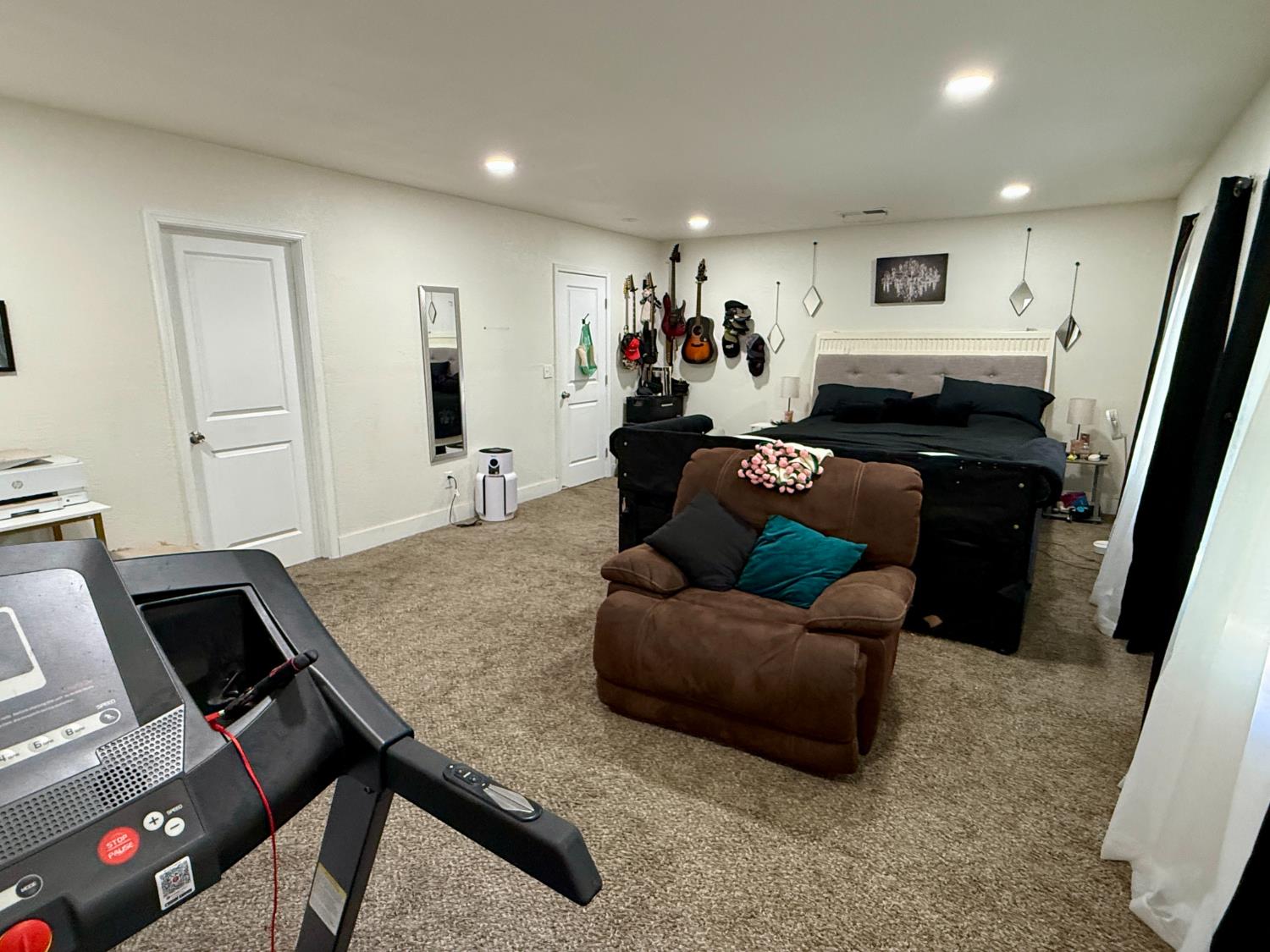 2163 S Weller Ave, Fresno, CA 93706