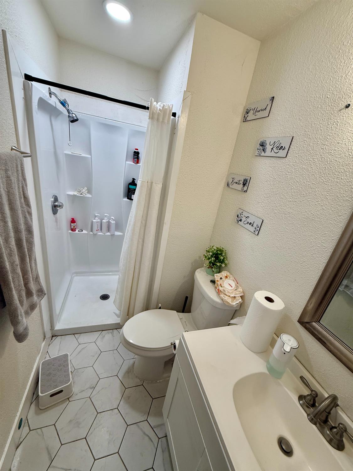 2163 S Weller Ave, Fresno, CA 93706