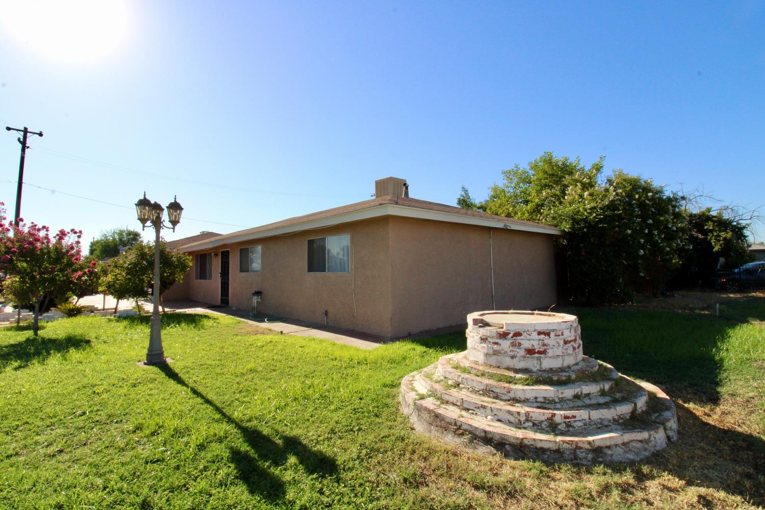 1201 Hume Dr, Sanger, CA 93657