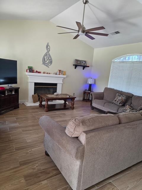 9740 N Whitney Ave, Fresno, CA 93720