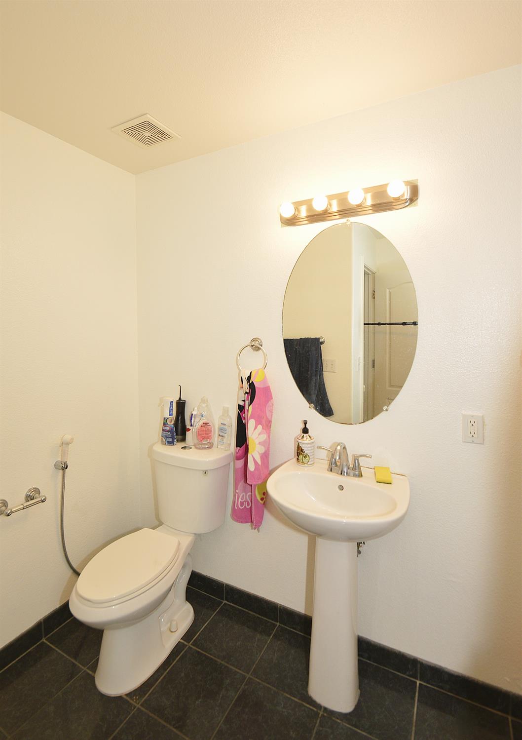 9740 N Whitney Ave, Fresno, CA 93720