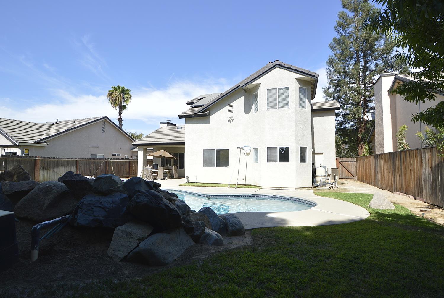 9740 N Whitney Ave, Fresno, CA 93720