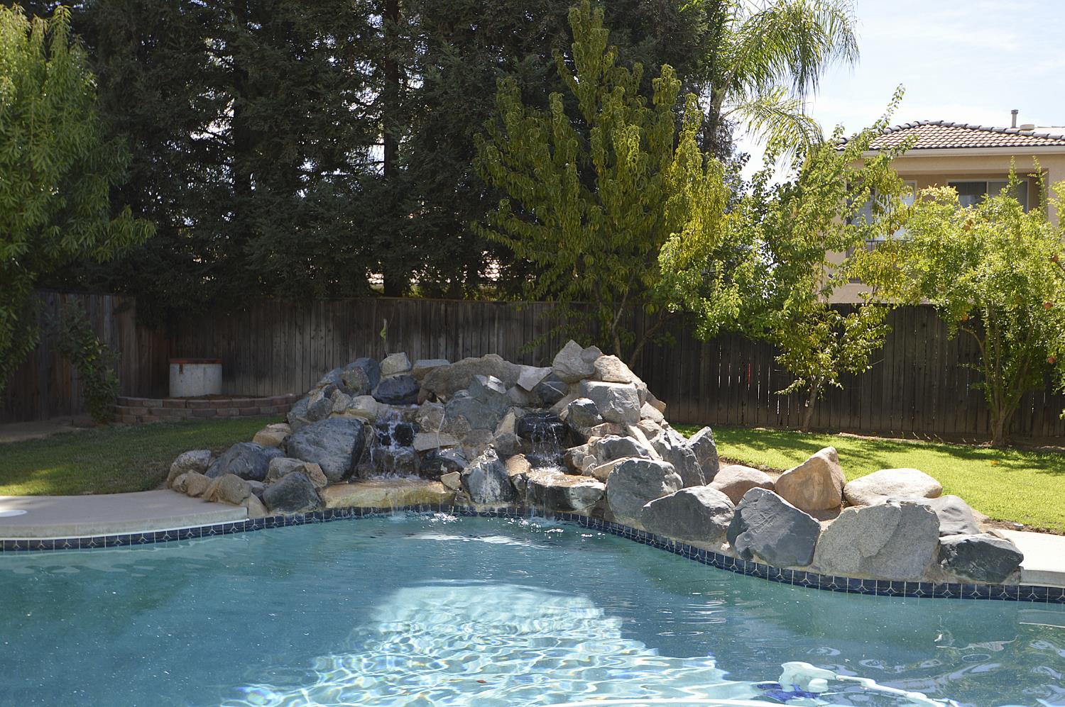 9740 N Whitney Ave, Fresno, CA 93720