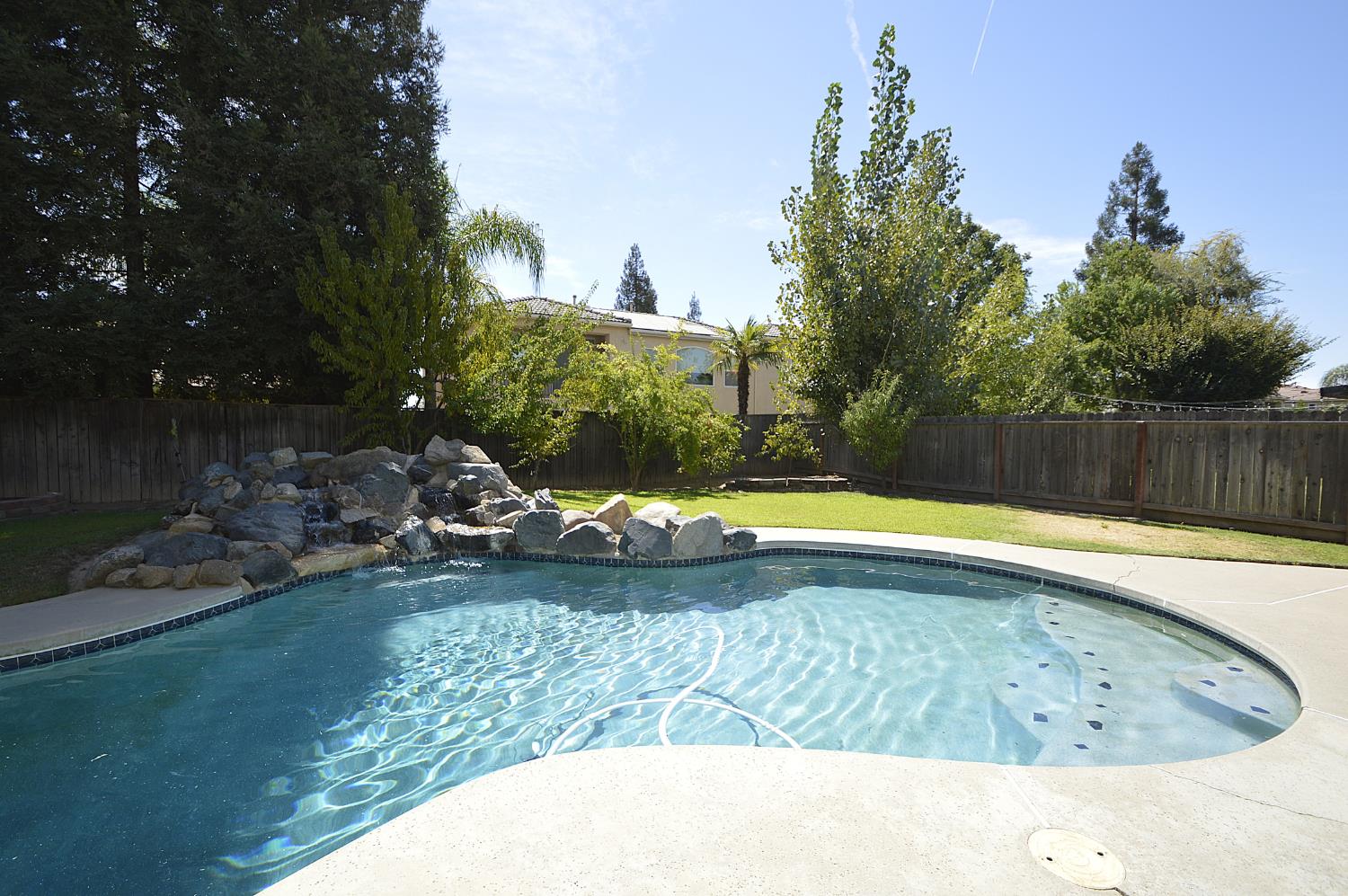 9740 N Whitney Ave, Fresno, CA 93720
