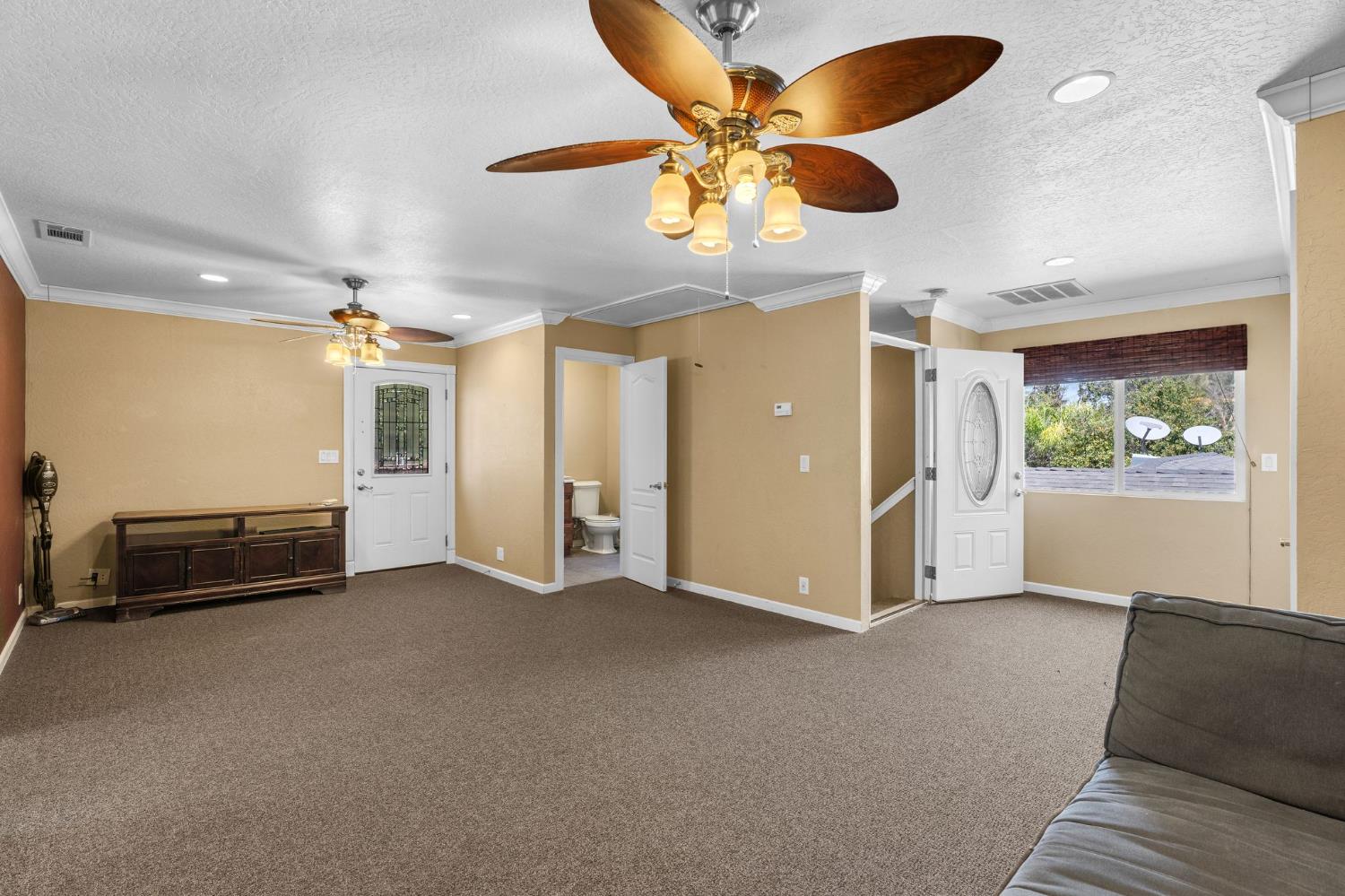 35303 Bonadelle Ave, Madera, CA 93636