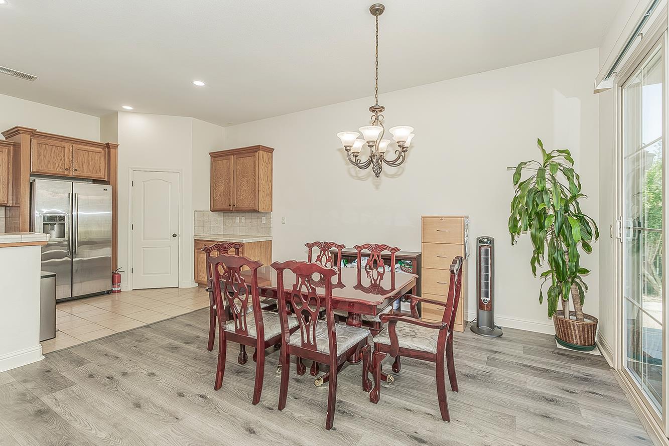 6936 W Wrenwood Ln, Fresno, CA 93723
