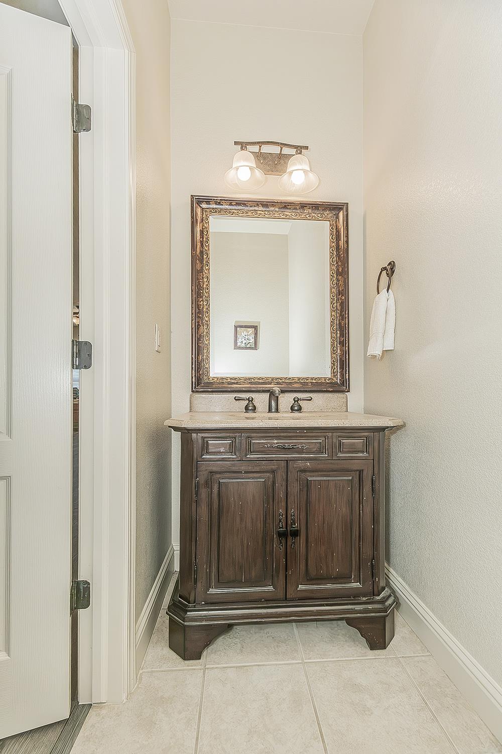 6936 W Wrenwood Ln, Fresno, CA 93723