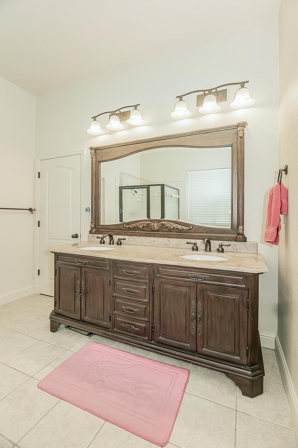 6936 W Wrenwood Ln, Fresno, CA 93723
