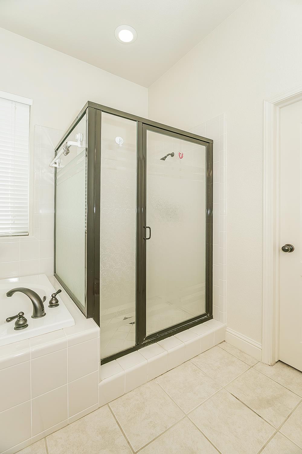 6936 W Wrenwood Ln, Fresno, CA 93723