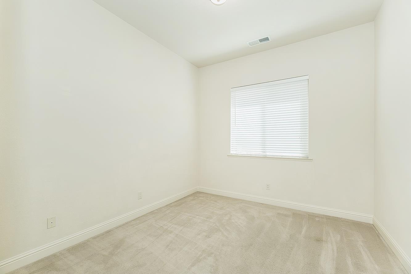 6936 W Wrenwood Ln, Fresno, CA 93723