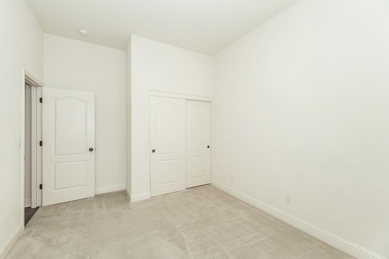 6936 W Wrenwood Ln, Fresno, CA 93723