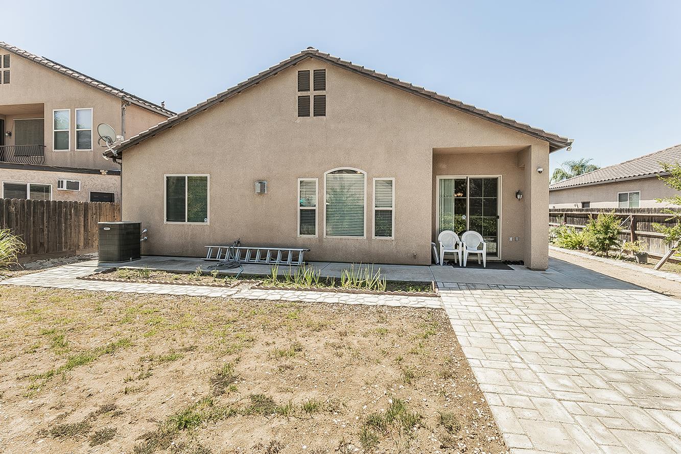 6936 W Wrenwood Ln, Fresno, CA 93723