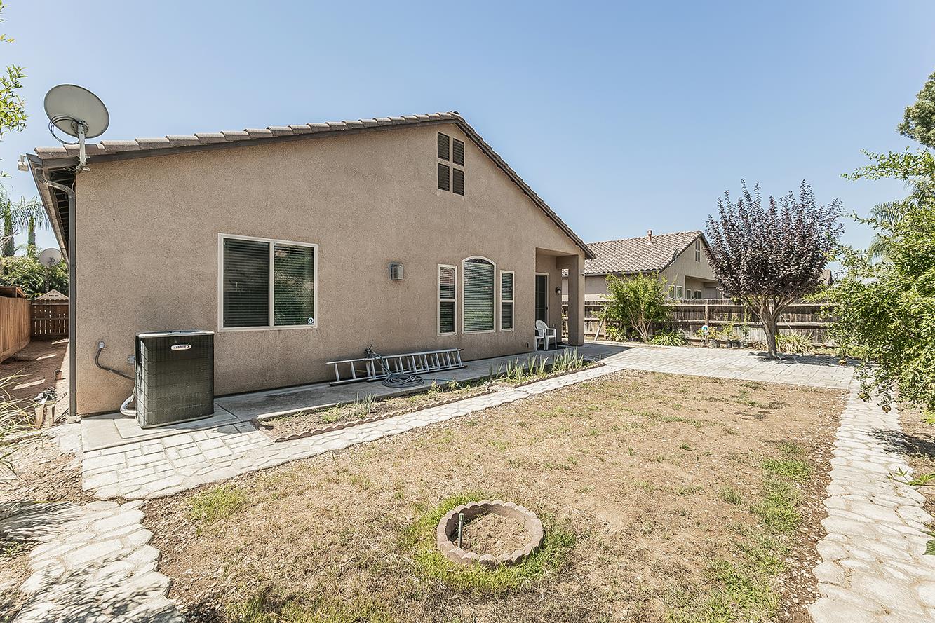 6936 W Wrenwood Ln, Fresno, CA 93723