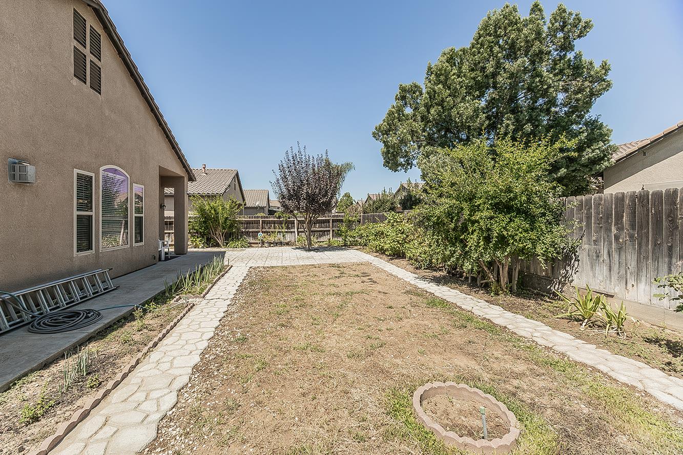 6936 W Wrenwood Ln, Fresno, CA 93723