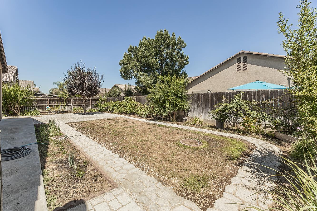 6936 W Wrenwood Ln, Fresno, CA 93723