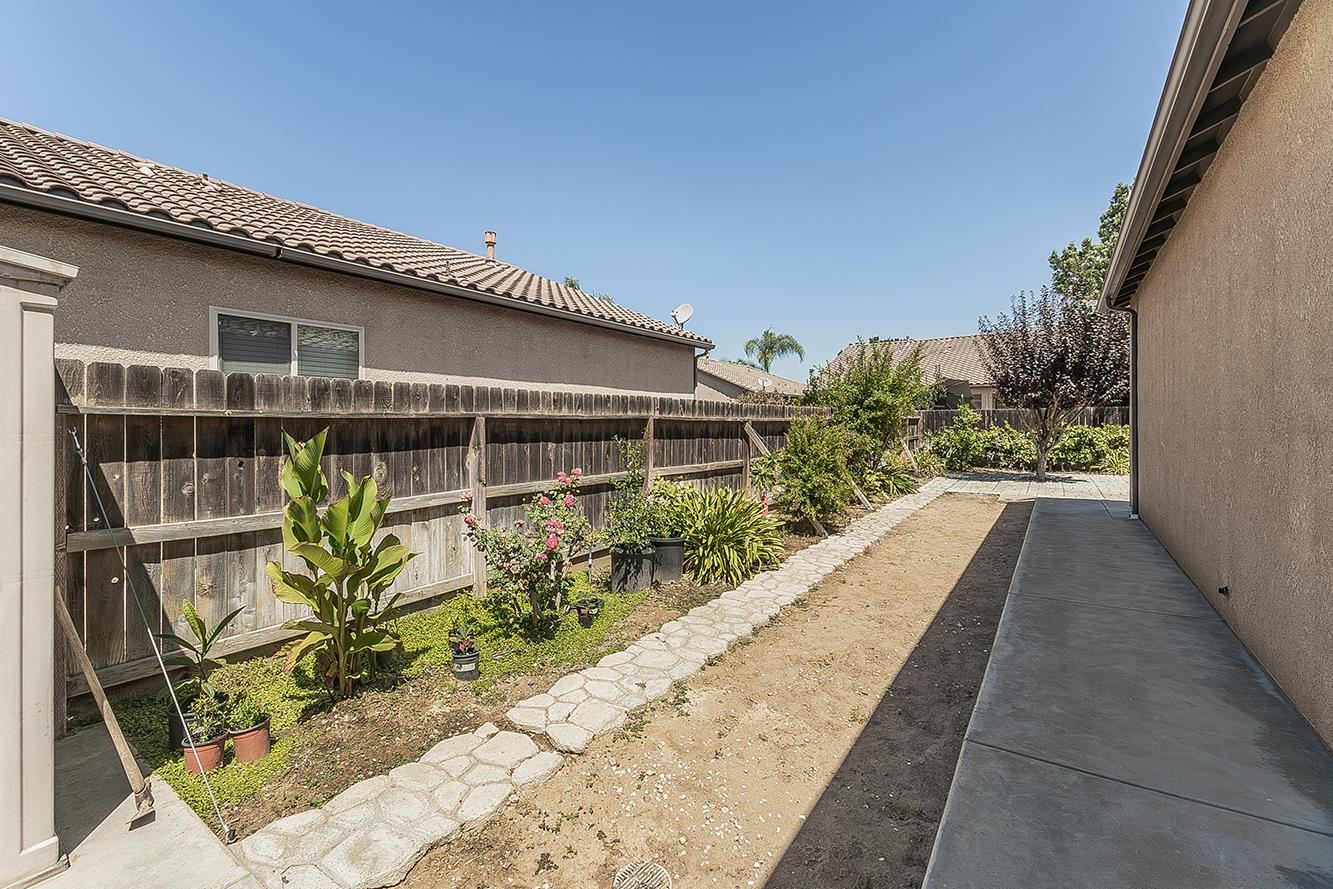 6936 W Wrenwood Ln, Fresno, CA 93723