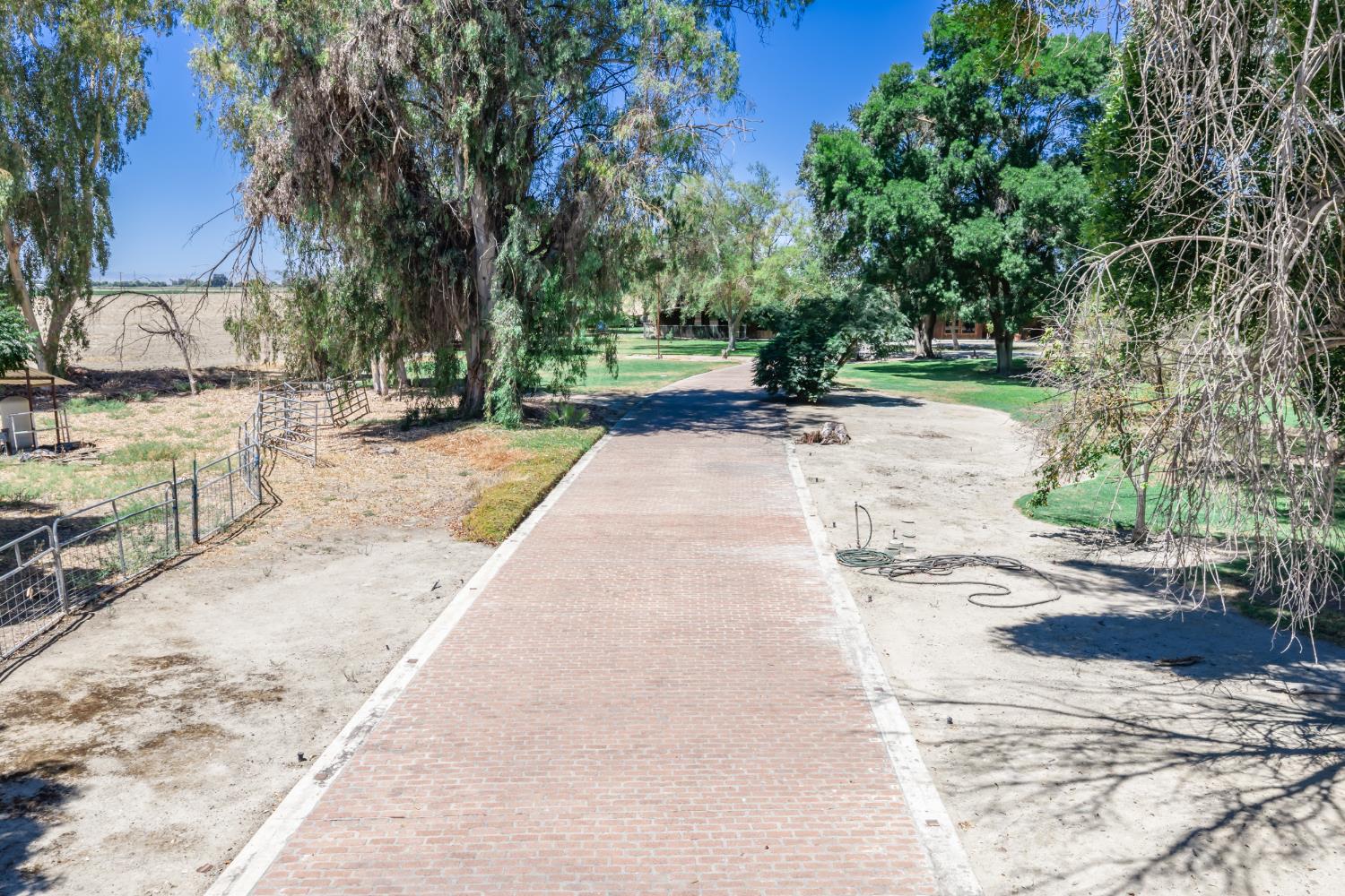 9356 22nd Ave, Lemoore, CA 93245