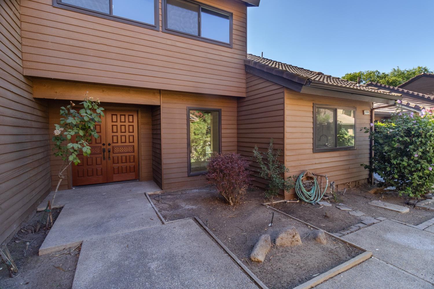 2131 W Barstow Ave, Fresno, CA 93711