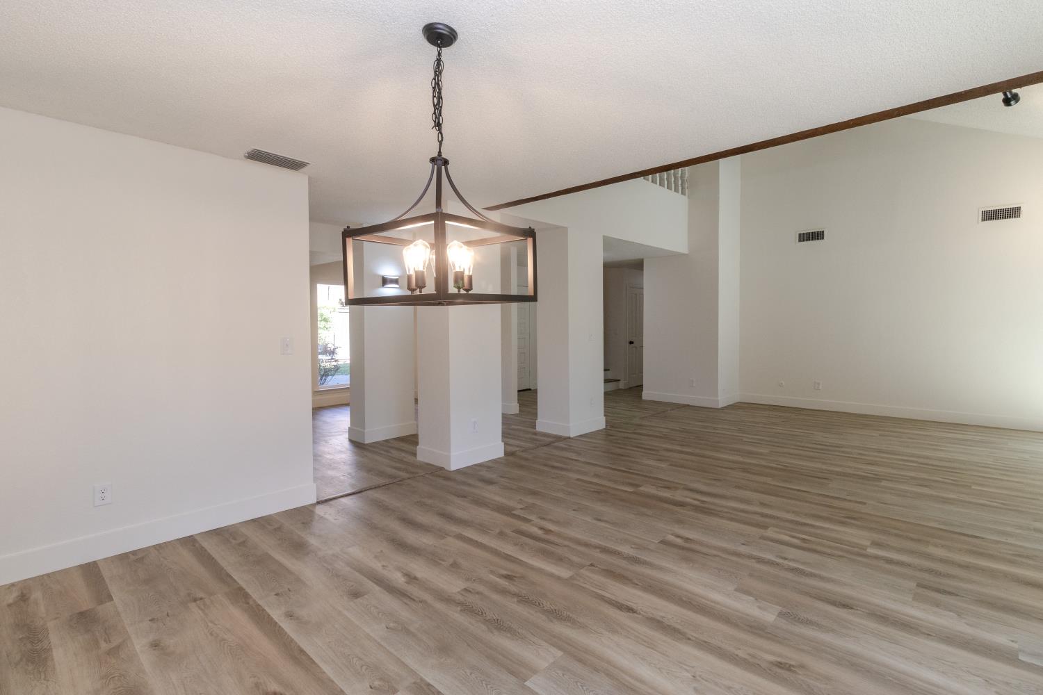 2131 W Barstow Ave, Fresno, CA 93711