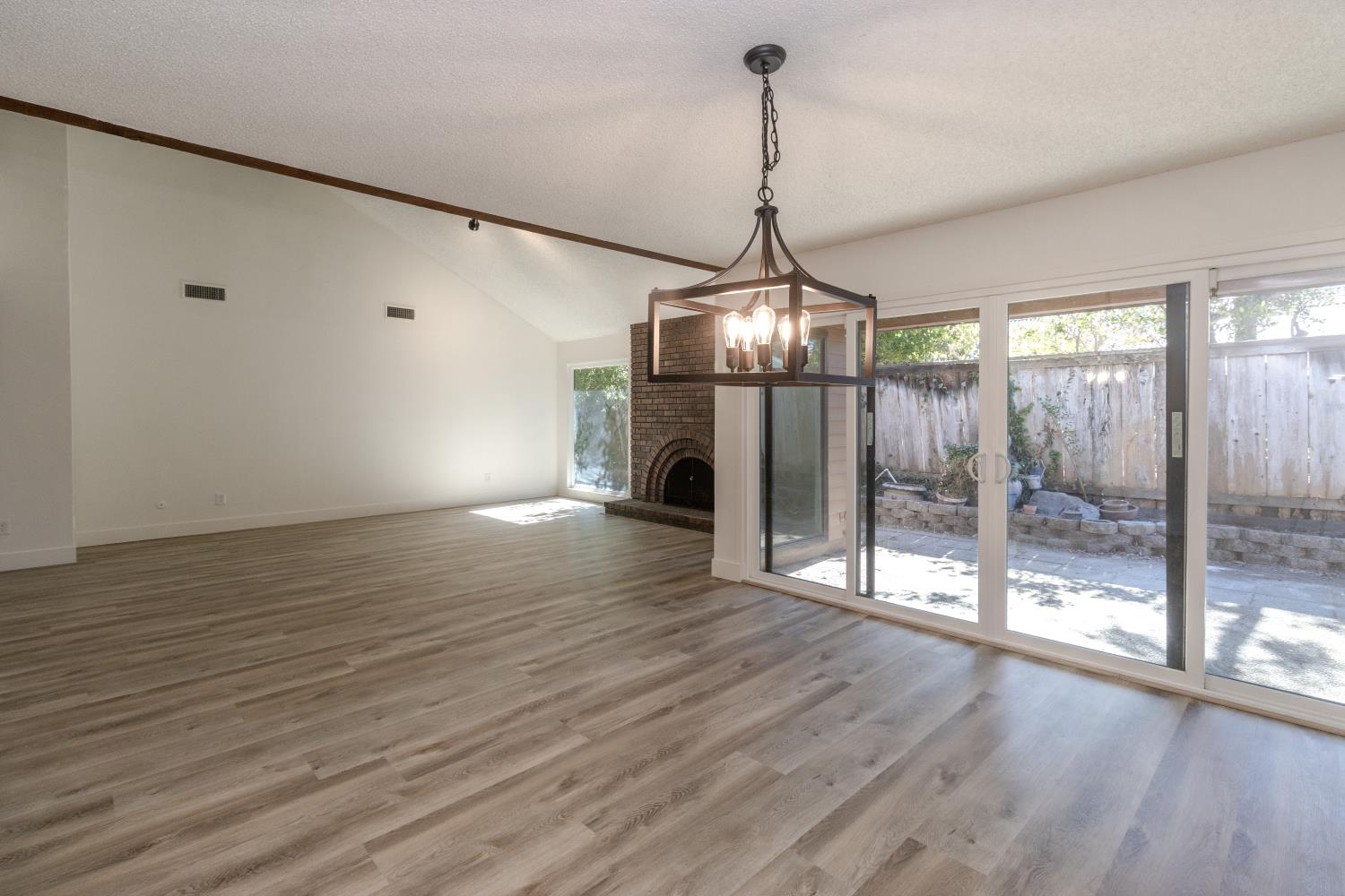 2131 W Barstow Ave, Fresno, CA 93711