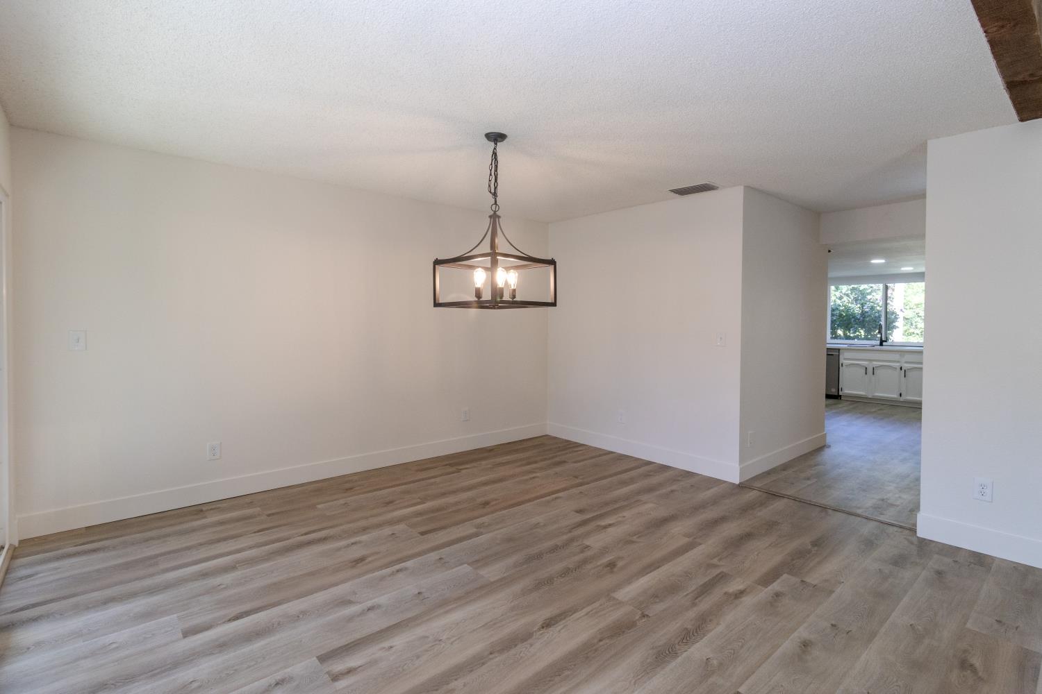 2131 W Barstow Ave, Fresno, CA 93711