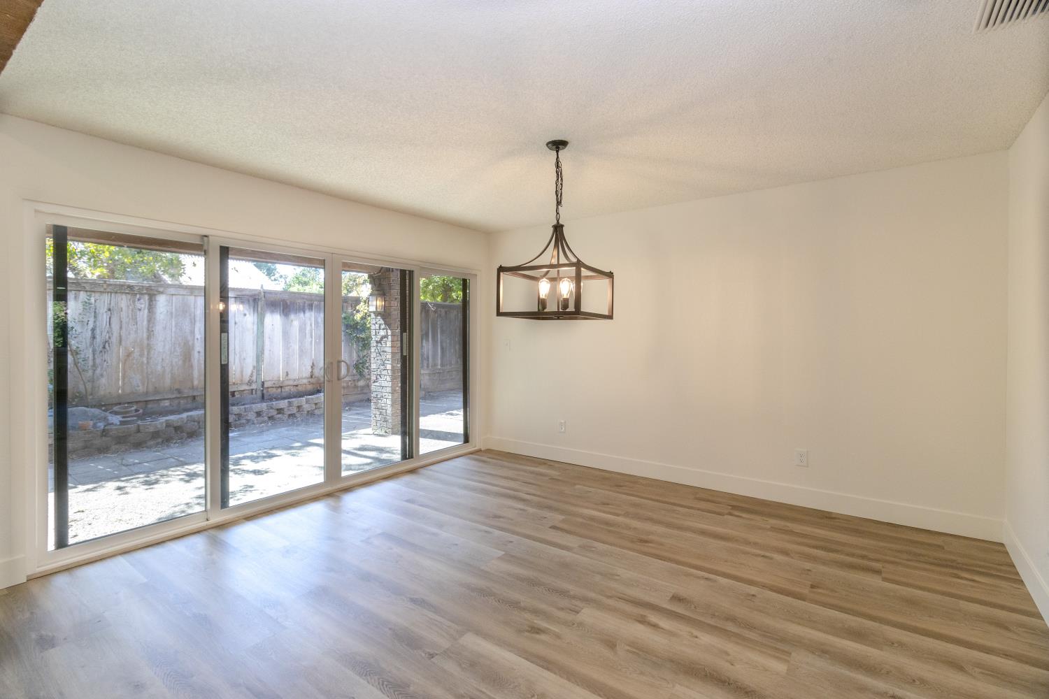 2131 W Barstow Ave, Fresno, CA 93711