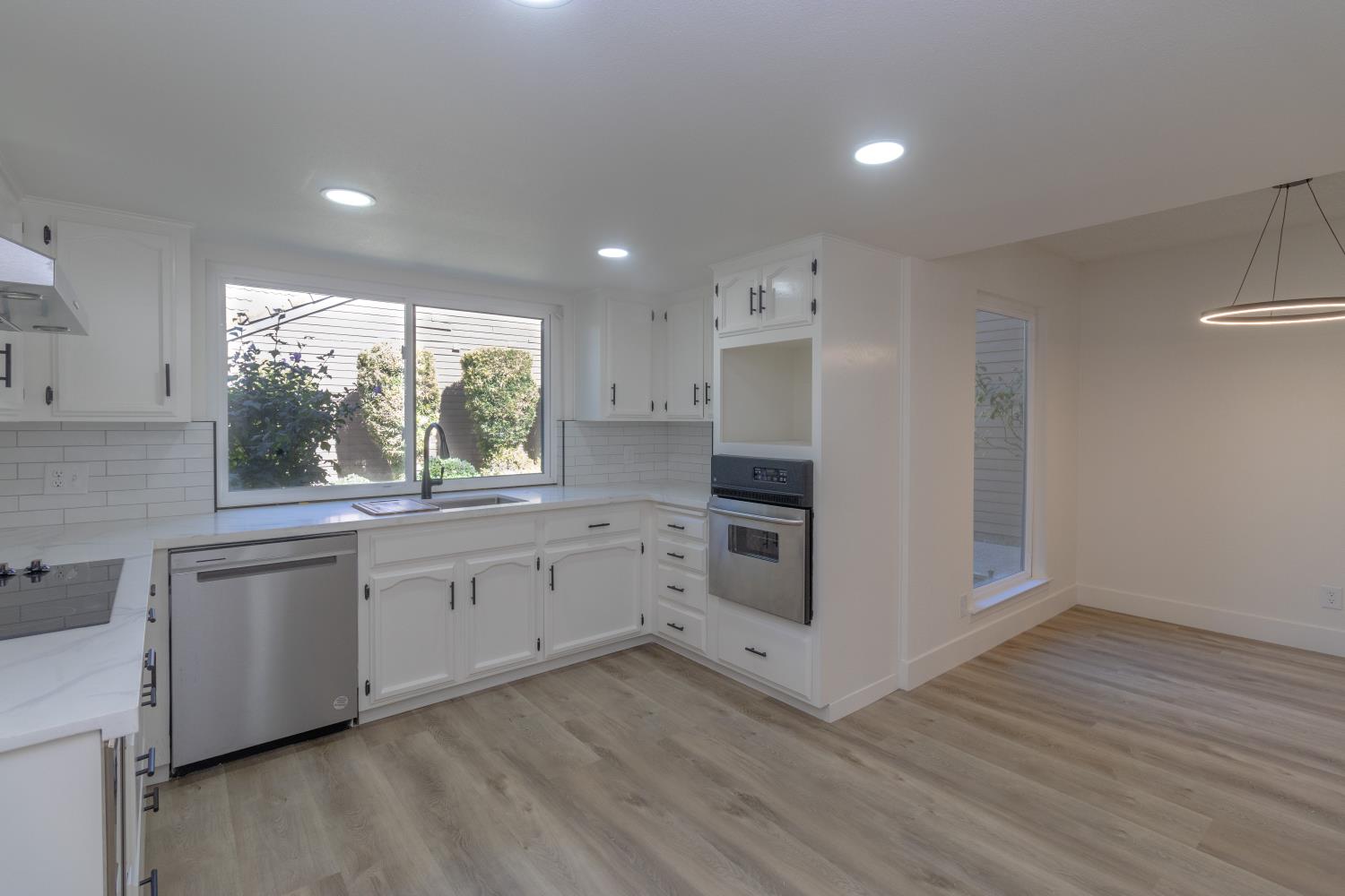 2131 W Barstow Ave, Fresno, CA 93711