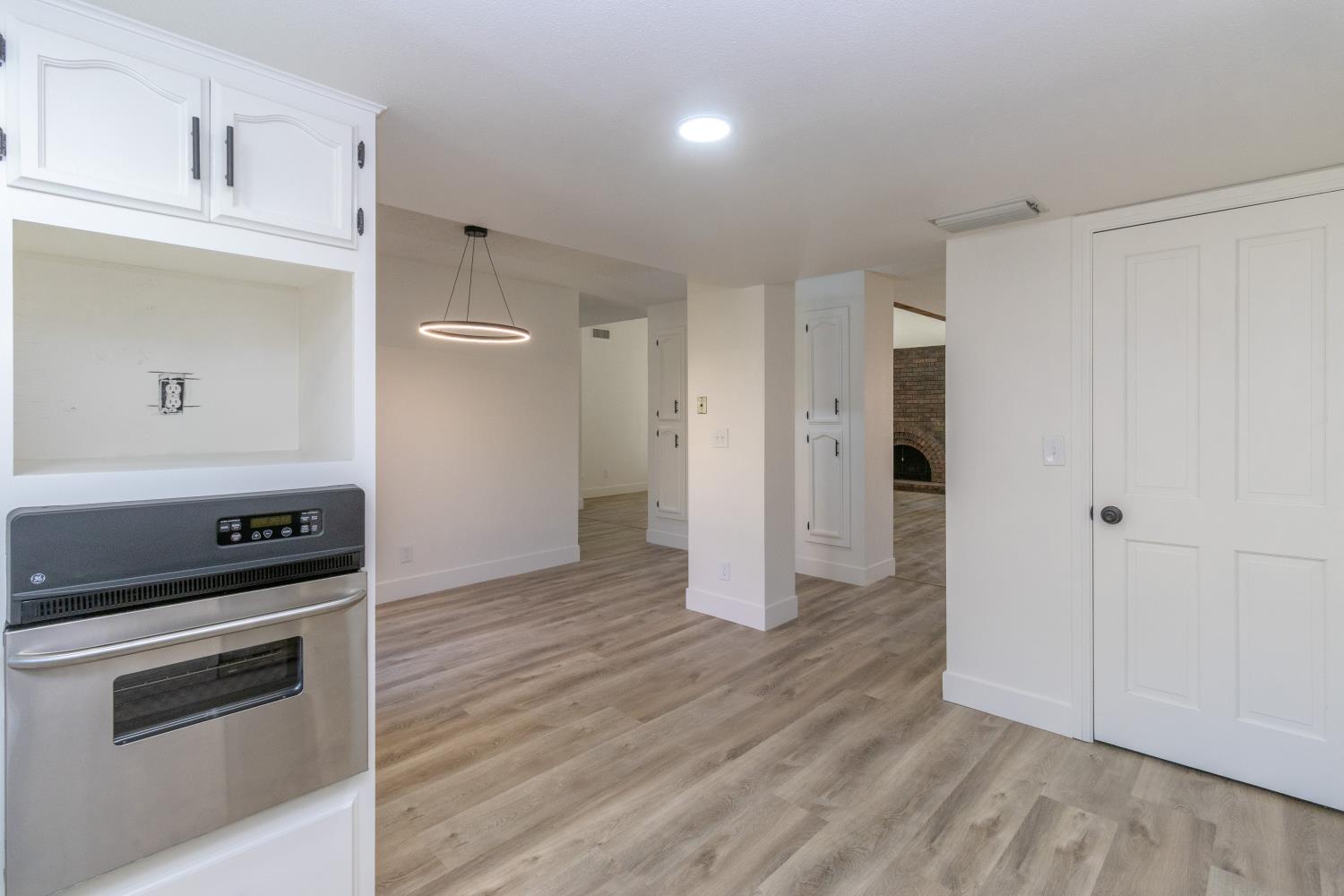 2131 W Barstow Ave, Fresno, CA 93711