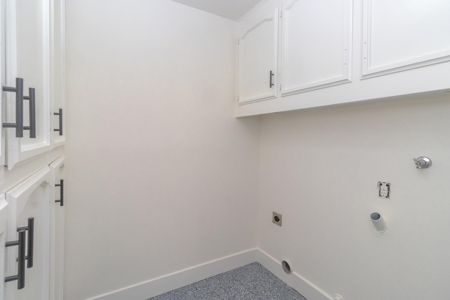 2131 W Barstow Ave, Fresno, CA 93711