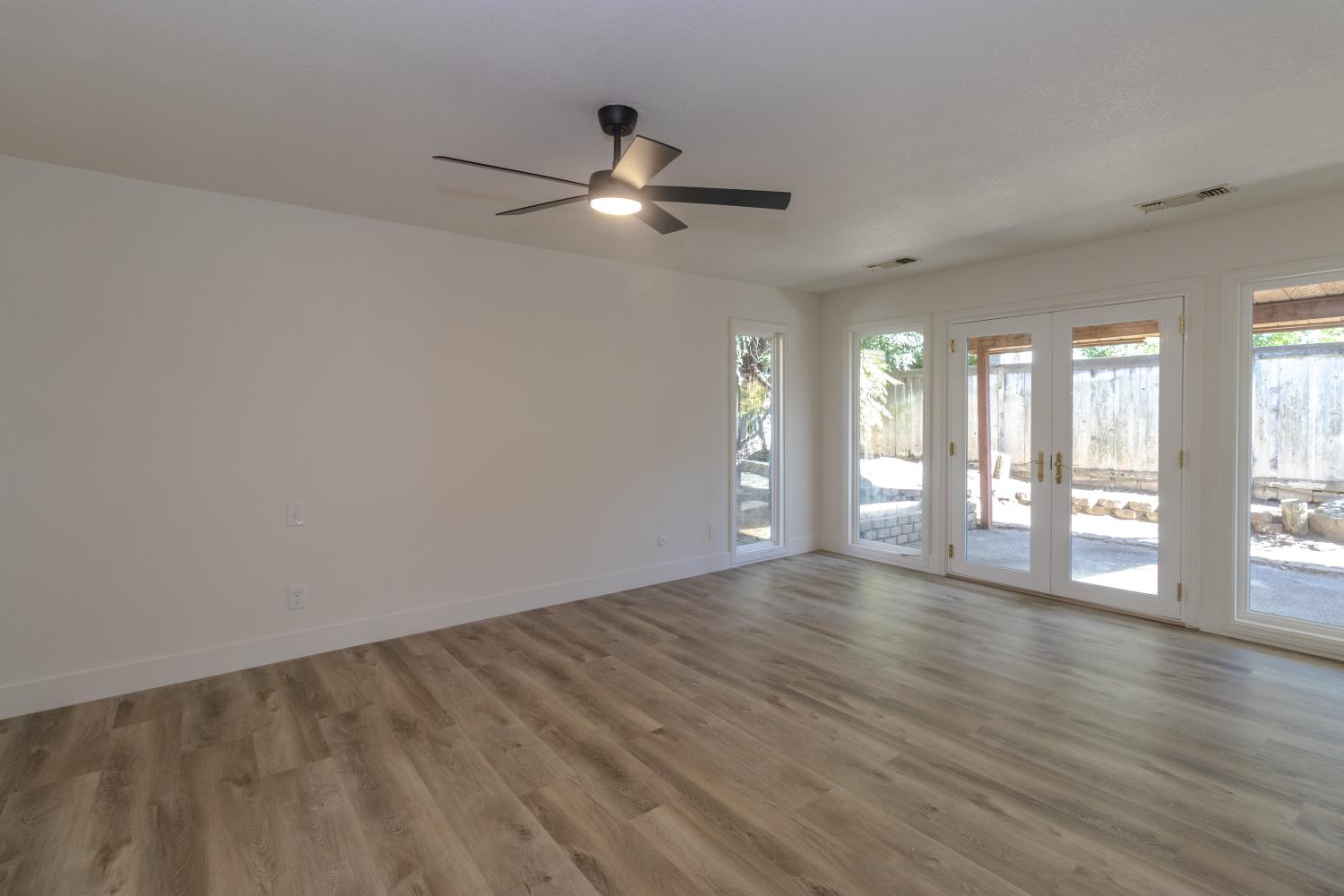 2131 W Barstow Ave, Fresno, CA 93711