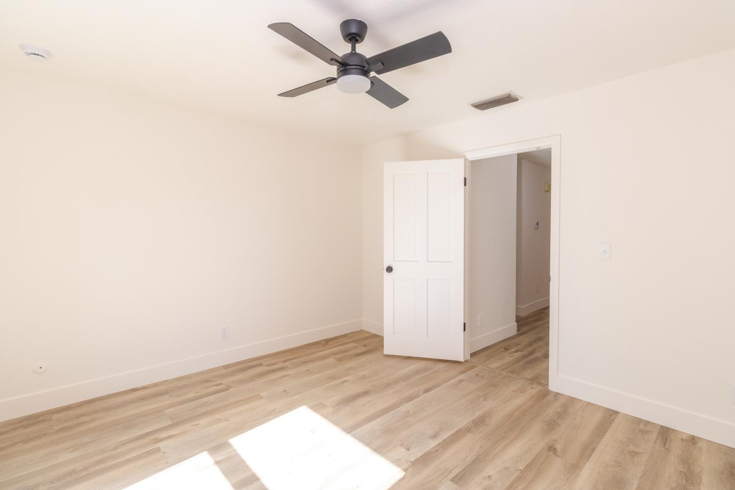2131 W Barstow Ave, Fresno, CA 93711