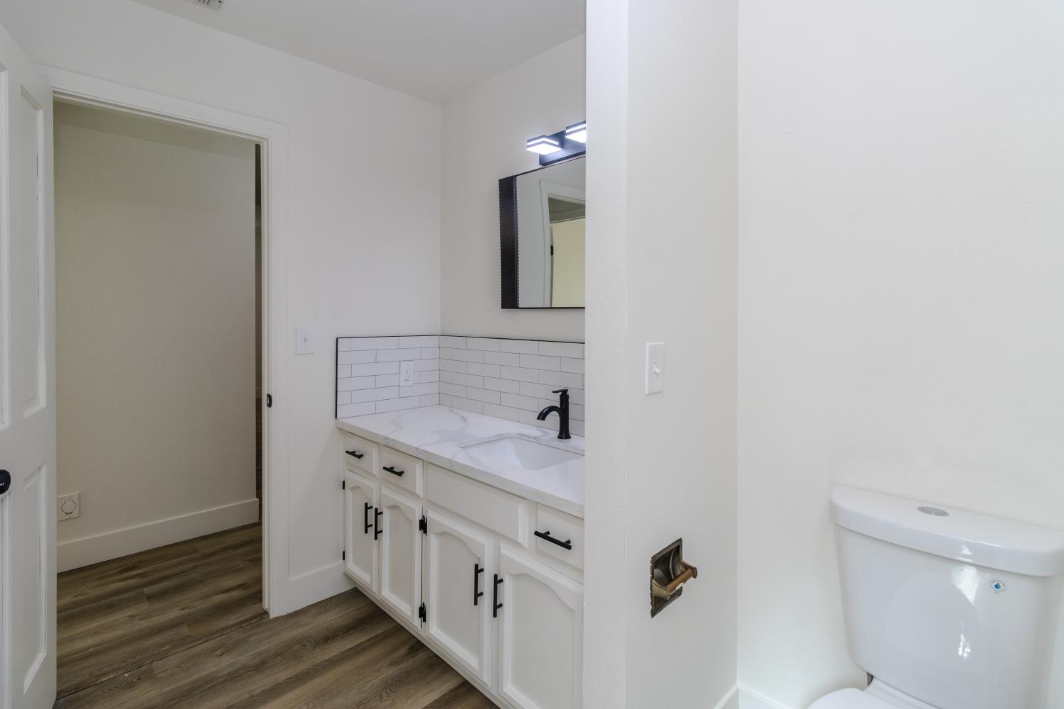 2131 W Barstow Ave, Fresno, CA 93711
