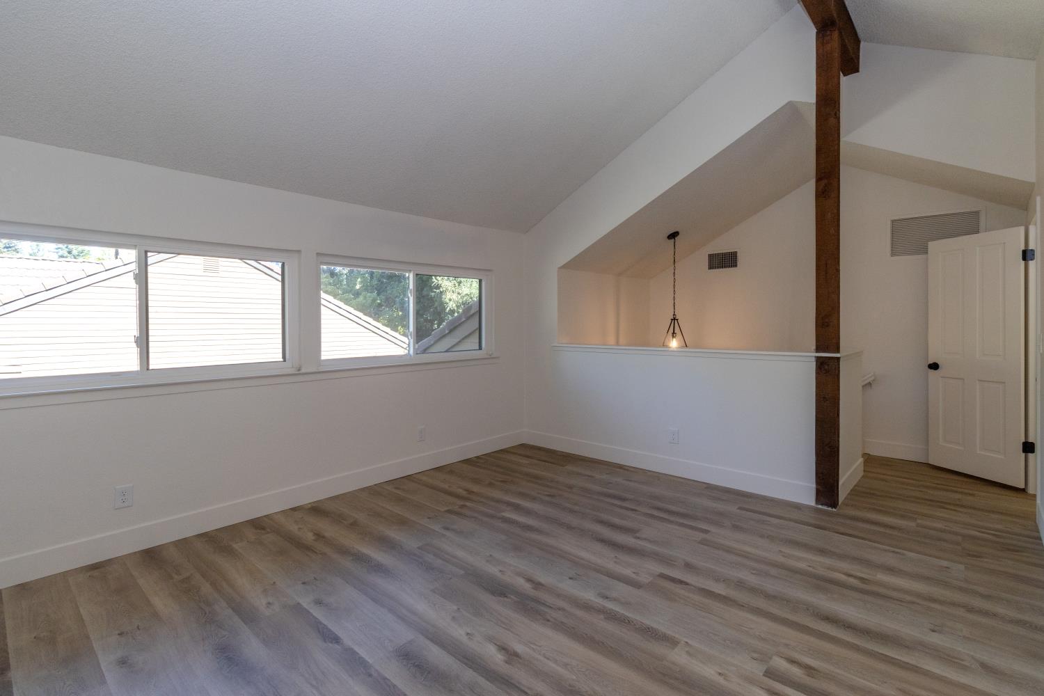 2131 W Barstow Ave, Fresno, CA 93711