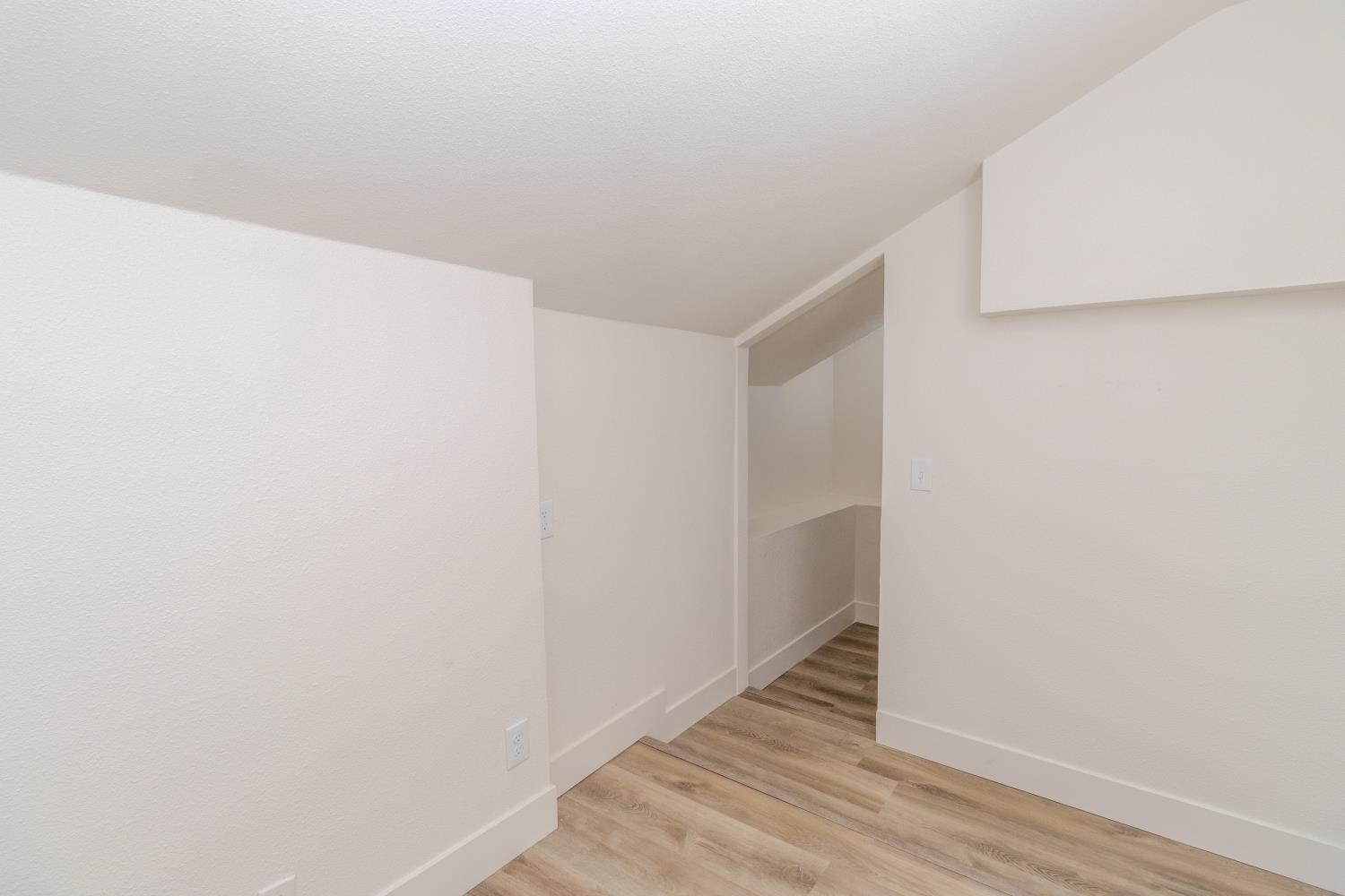 2131 W Barstow Ave, Fresno, CA 93711