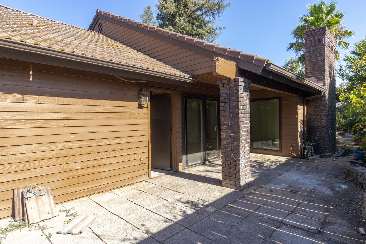 2131 W Barstow Ave, Fresno, CA 93711