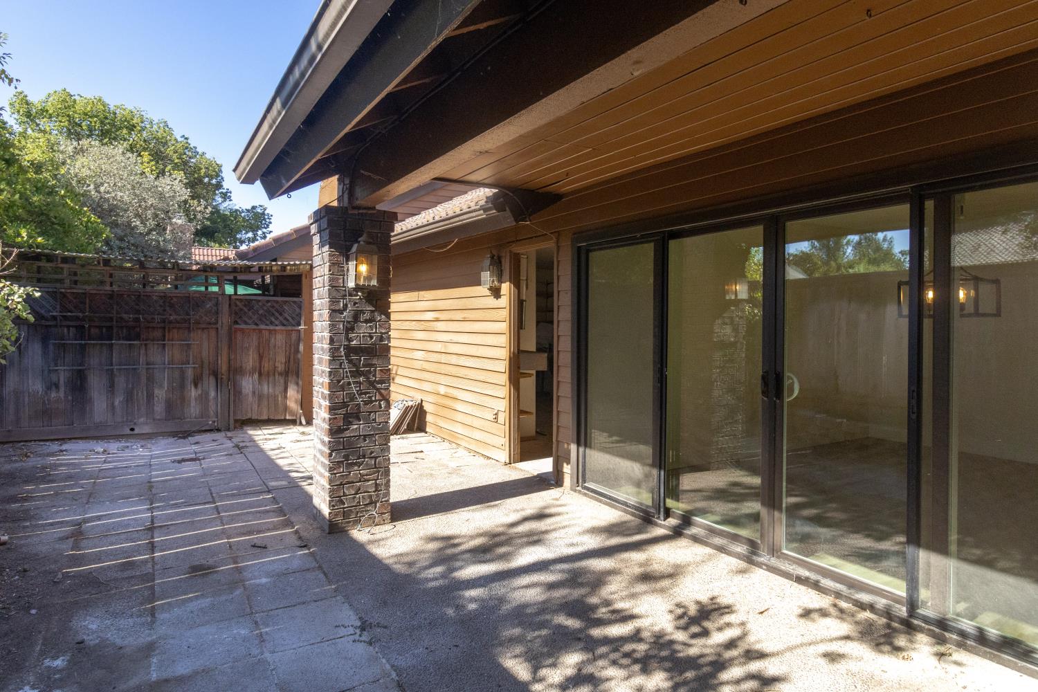 2131 W Barstow Ave, Fresno, CA 93711