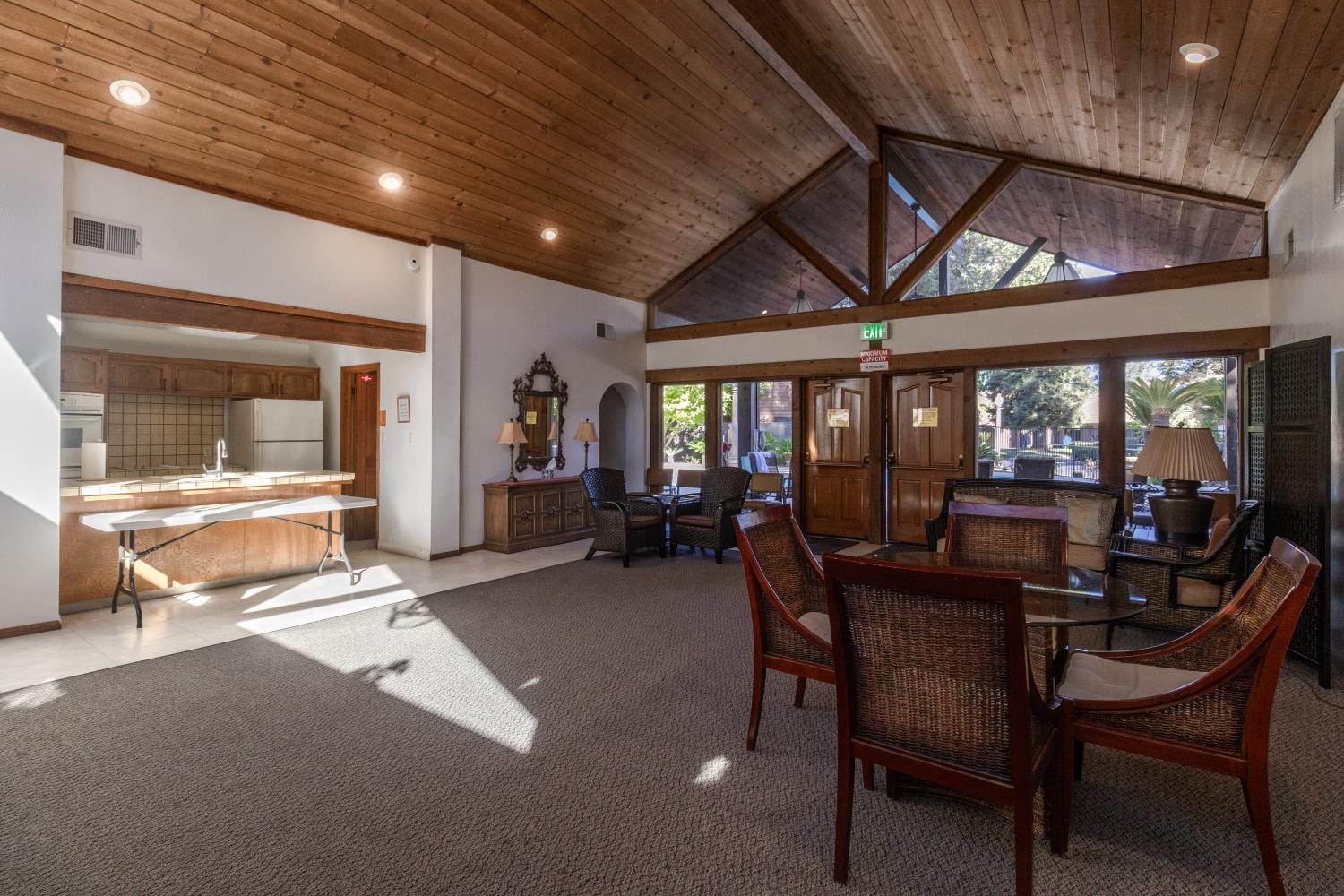 2131 W Barstow Ave, Fresno, CA 93711