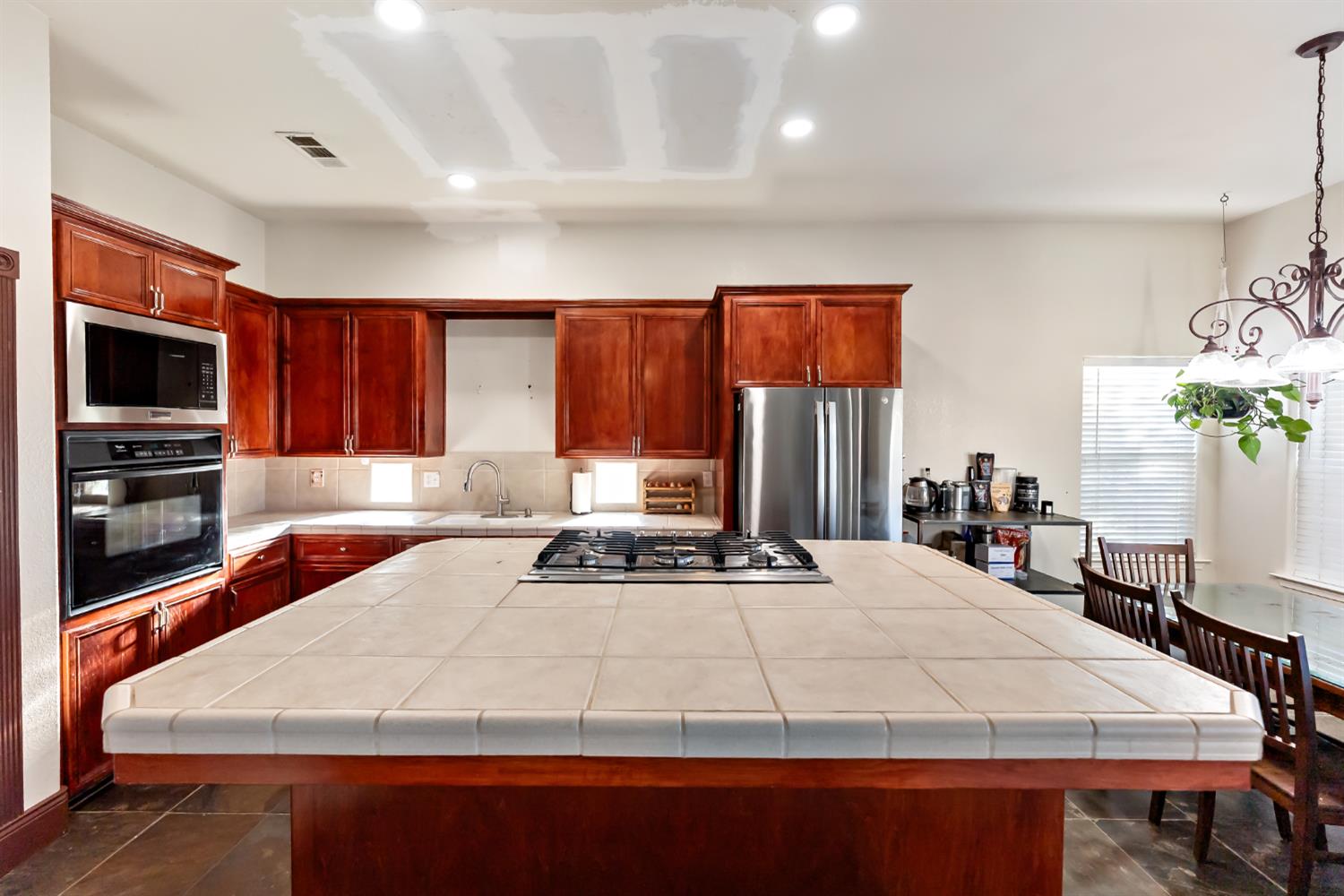 30047 Avenue 20, Madera, CA 93638