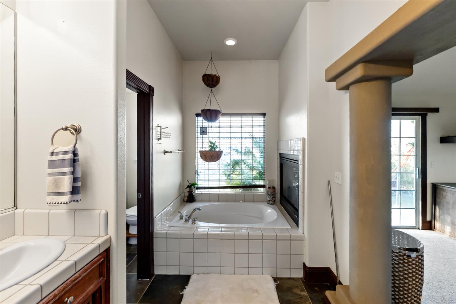 30047 Avenue 20, Madera, CA 93638
