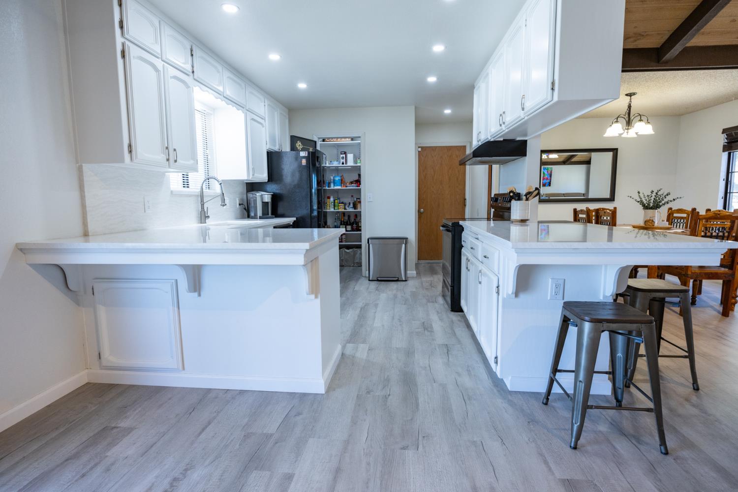 29682 Yosemite Springs Pkwy, Coarsegold, CA 93614