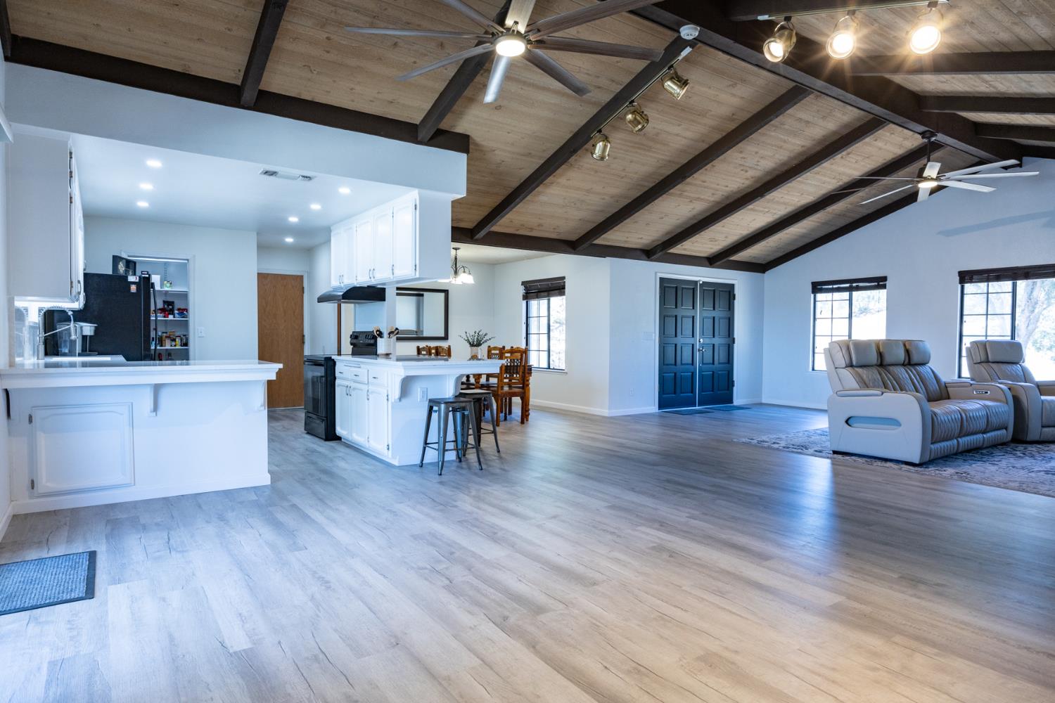 29682 Yosemite Springs Pkwy, Coarsegold, CA 93614
