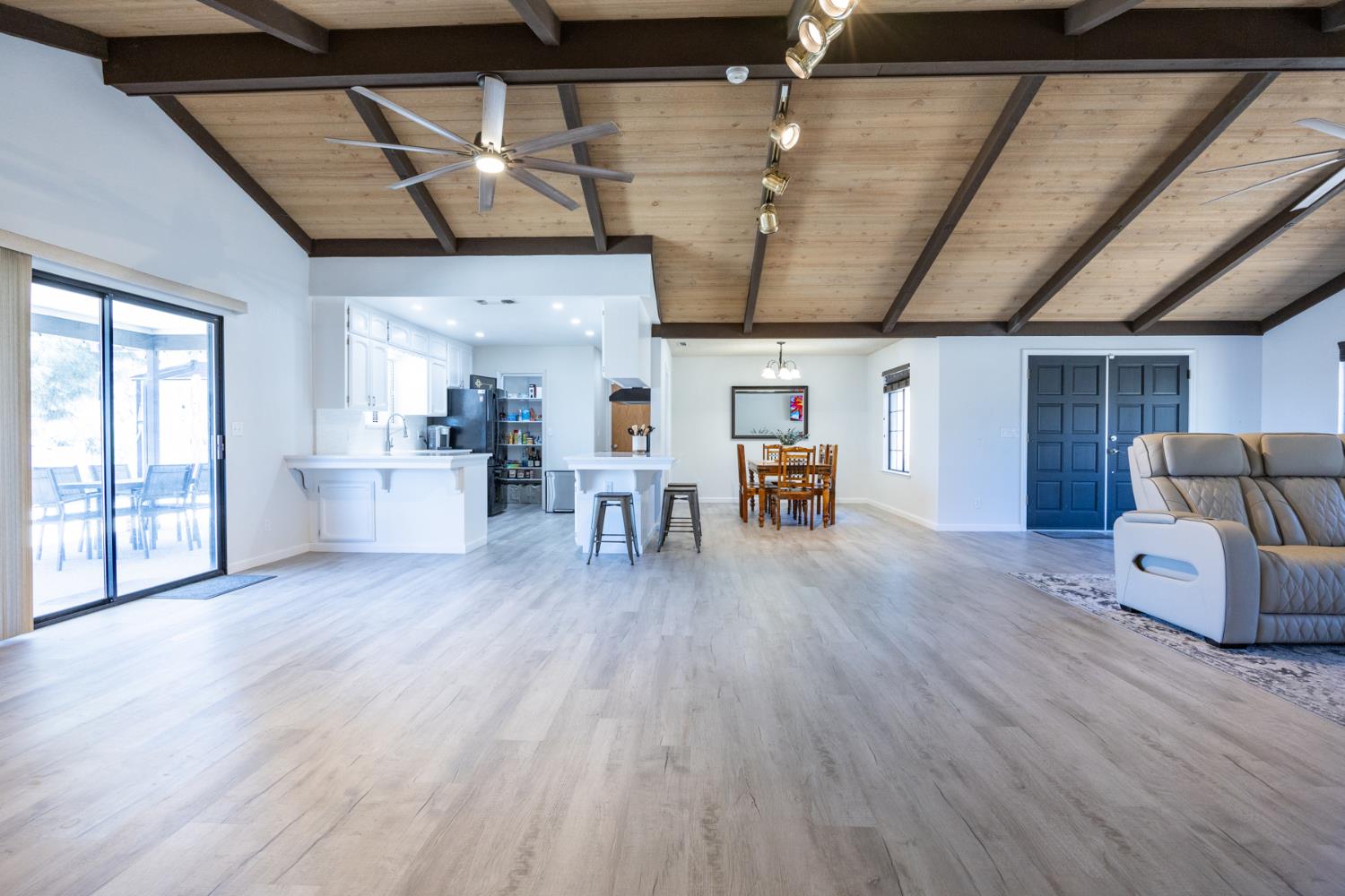 29682 Yosemite Springs Pkwy, Coarsegold, CA 93614