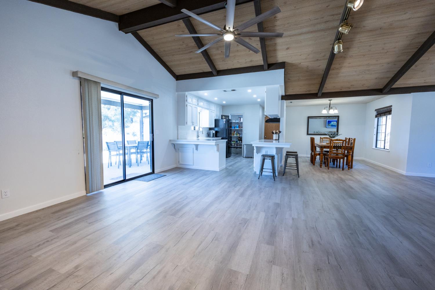 29682 Yosemite Springs Pkwy, Coarsegold, CA 93614