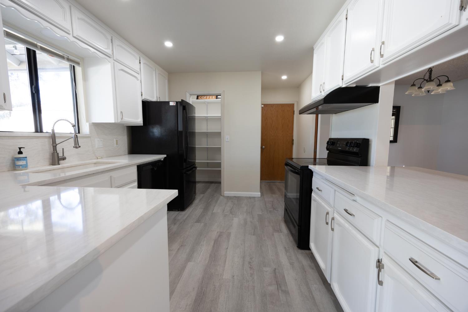29682 Yosemite Springs Pkwy, Coarsegold, CA 93614