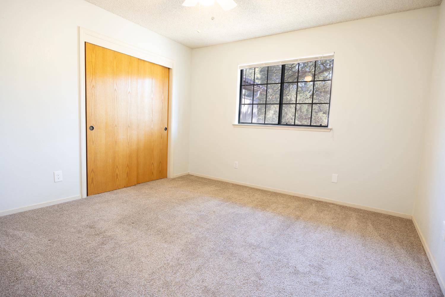 29682 Yosemite Springs Pkwy, Coarsegold, CA 93614